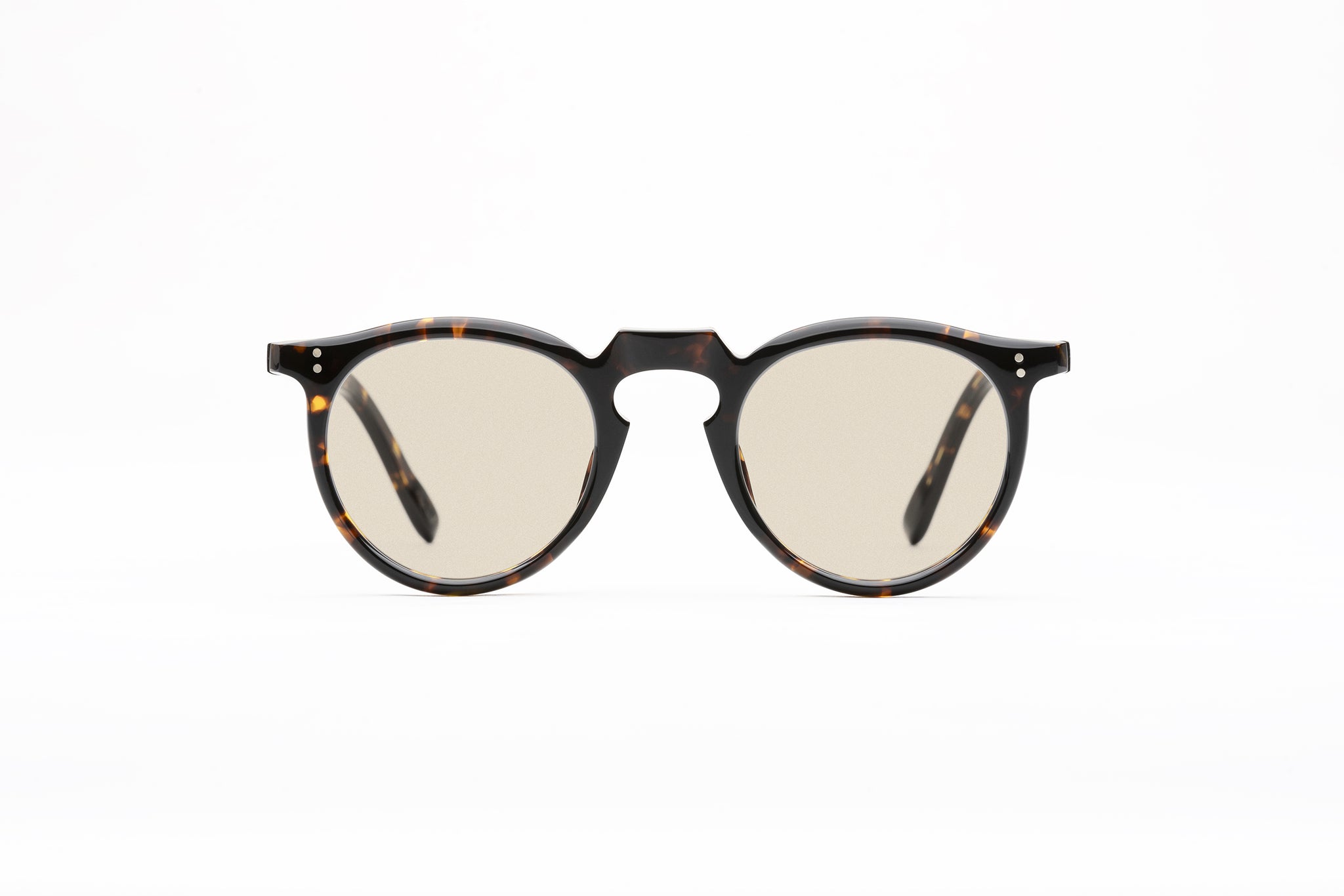 gp_03_e_UMBRA_brown_20_2048x. gp_03_e_UMBRA_brown_20_2048x.