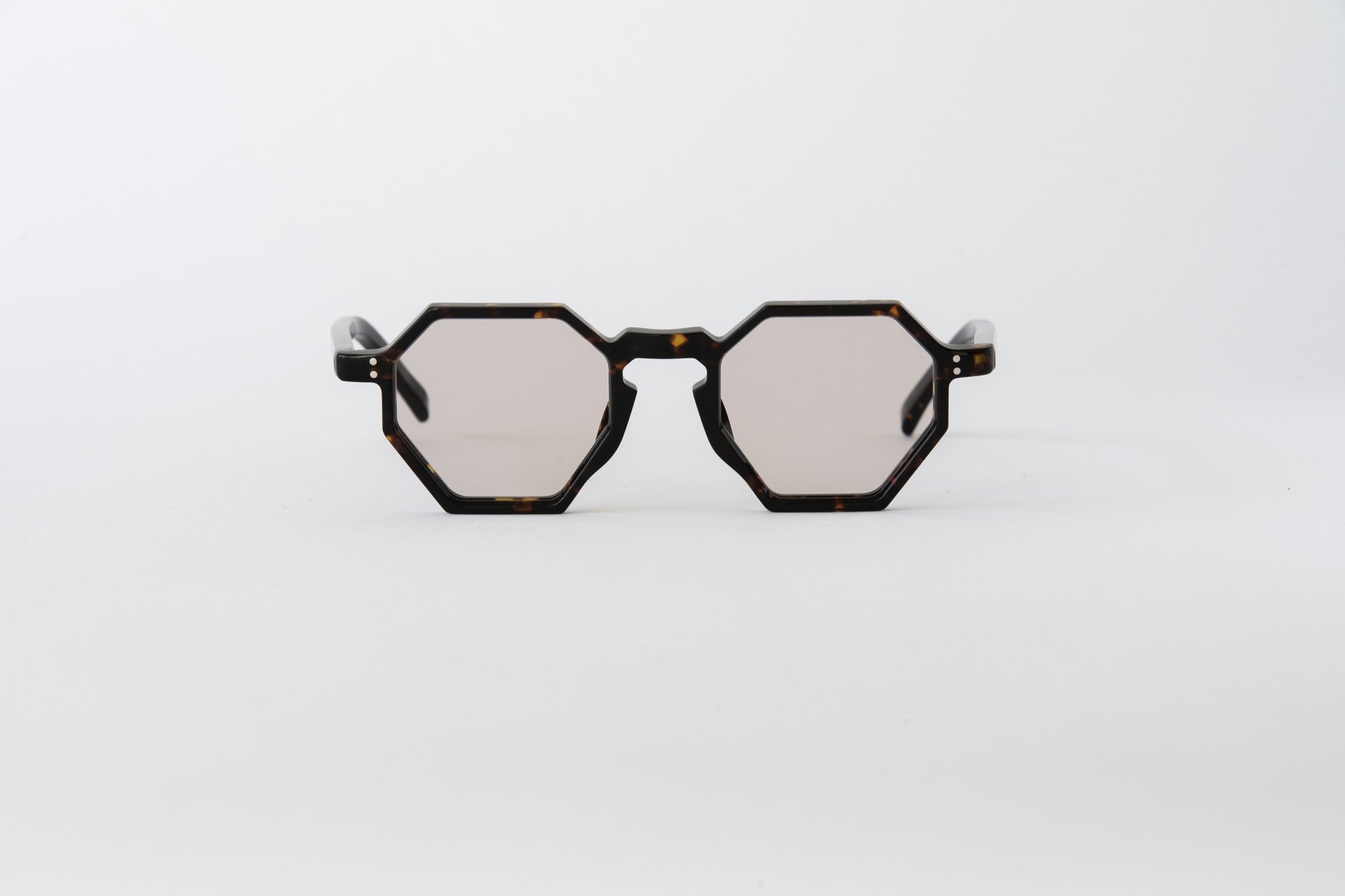 gp_08_e_brown_2048x.jpg?v=